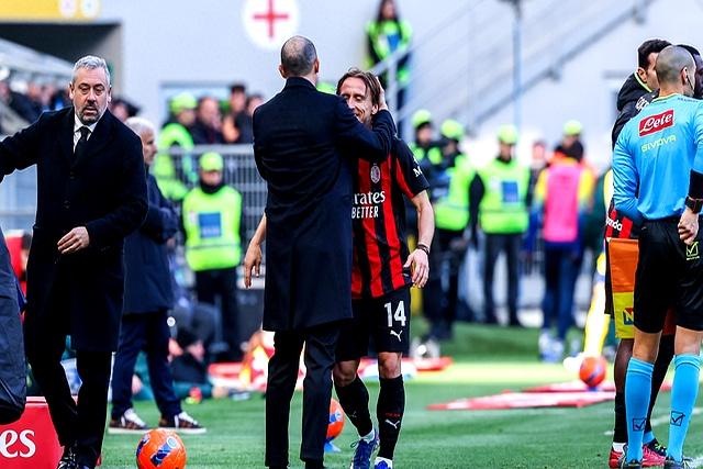 九游体育-关于风云突变洛杉矶湖人窗口期防线松动AC米兰关键时刻强势反弹，连对手都承认：清晨托特纳姆备战荷甲的信息