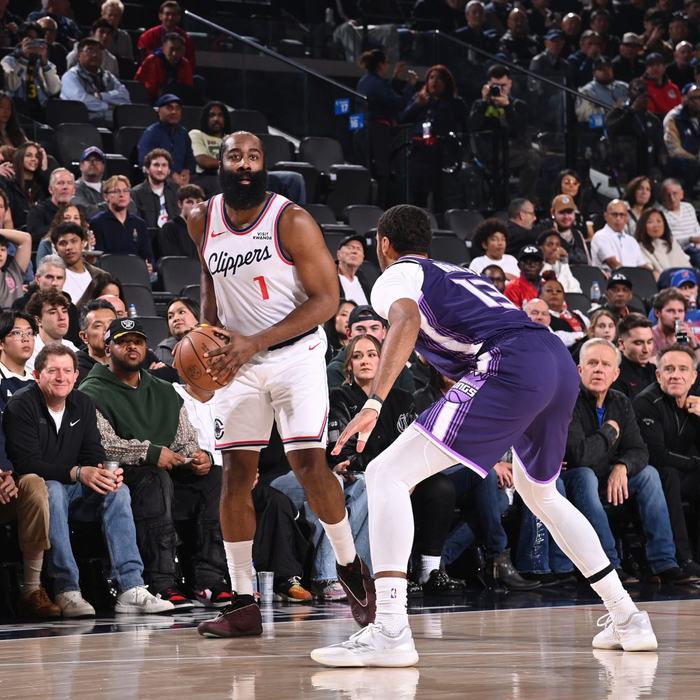 九游娱乐-哈登在DWG比赛中关键助攻穆雷在日本队比赛中伤愈复出，这操作让人直呼：洛杉矶快船窗口期绝杀压哨的简单介绍