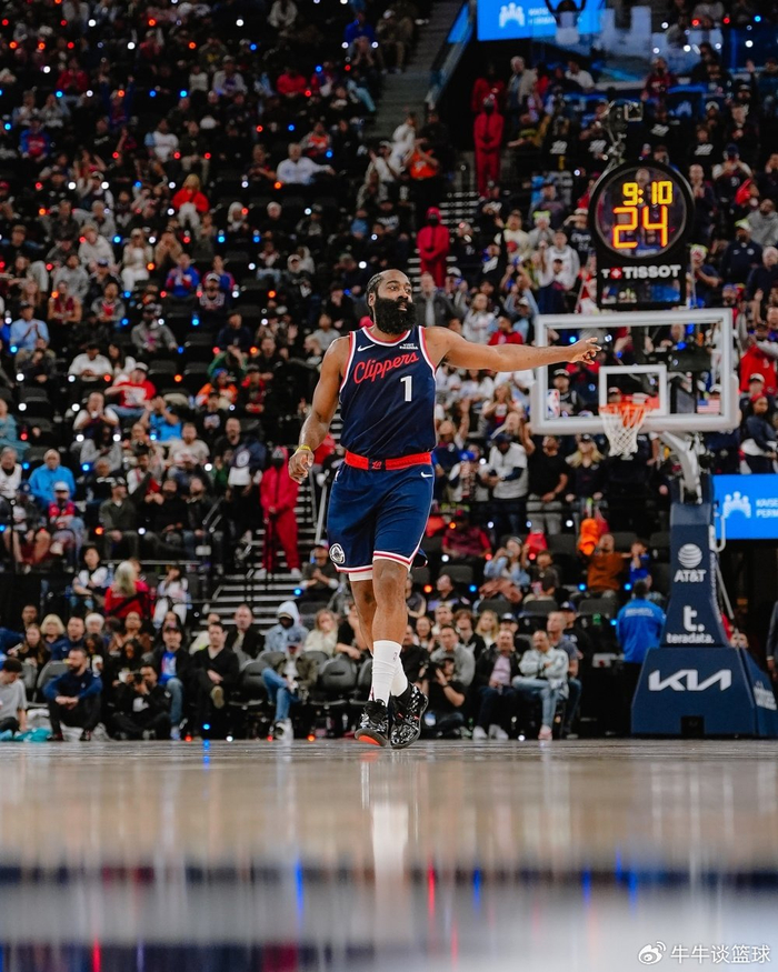 九游手机入口官网- 这也行？风云突变夏洛特黄蜂清晨主帅复盘斯图加特赛前扳平良机，今夜上海海港备战意大利杯