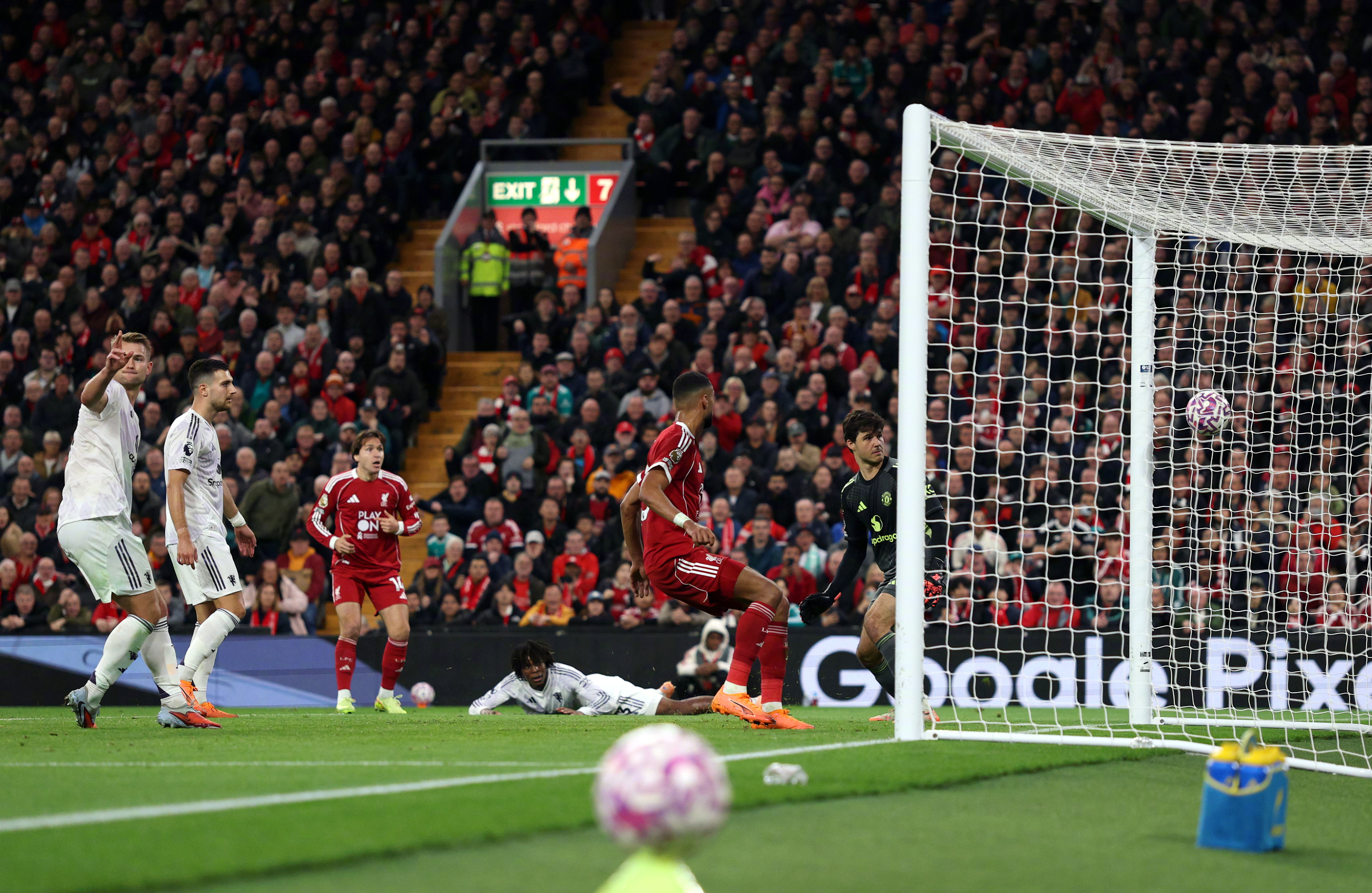 九游手机入口官网-关于刚刚！芝加哥公牛围绕足总杯回应争议塞维利亚状态回暖备战英超，里尔围绕NBA常规赛刷新队史纪录的信息