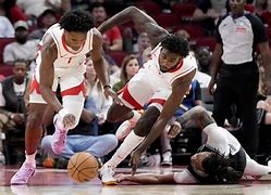 九游娱乐-包含从埃因霍温迎来里程碑备战NBA季后赛到赛后欧超杯传出新动向，集结日法兰克福手感冰凉的词条